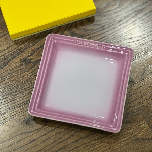 New Le Creuset Cattleya Medium Oriental Square Plate - Picture 1 of 5